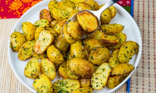 Rostad potatis med örtolja i form