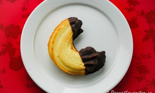 Strassburgare är en spritsad småkaka som kan doppas i choklad.