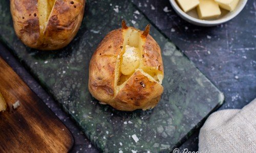 Bakad potatis med en klick smör och lite salt är gott som tillbehör till det mesta. 