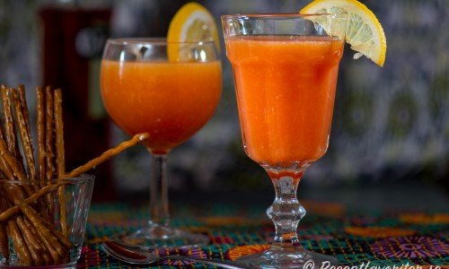 Campari med färskpressad apelsinjuice blir en god fördrink, välkomstdrink eller longdrink