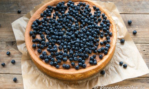 Cheesecake kan lagas två olika vis. På bilden bakad cheesecake men här hittar du grundrecept på båda - även kallrörd med gelatin.