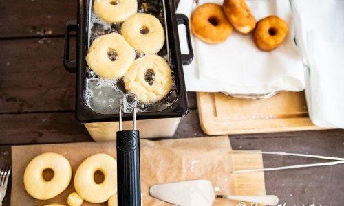 Doughnuts eller munkar i fritös