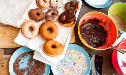 Garnering av munkar eller doughnuts. 