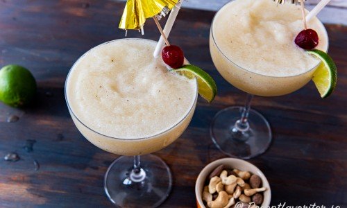 Bjud på en festlig och läskande alkoholfri cocktail med mixad banan, Sprite och is som får smak likt en daiquiri med lime och romessens. 