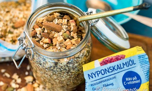 Musli med 1-2 dl nyponskalpulver får en god smak och massor av C-vitamin. 