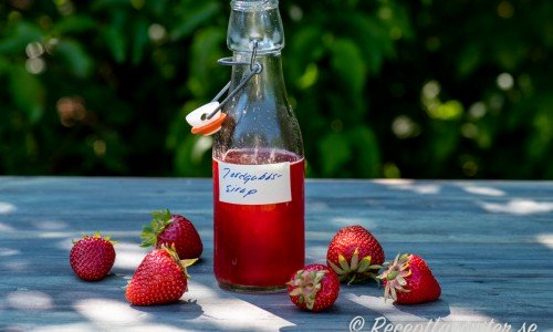Jordgubbssirap är en slags sockerlag med jordgubbar