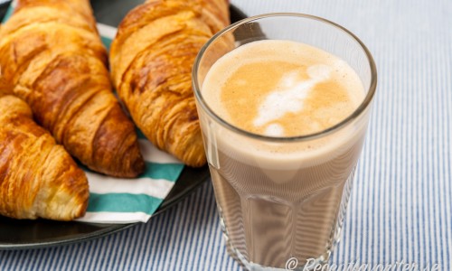 Kaffe Latte - kaffe med varm mjölk