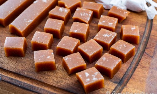 Ett grundrecept på kola du kan variera på olika vis - toppa förslagsvis med flingsalt. 