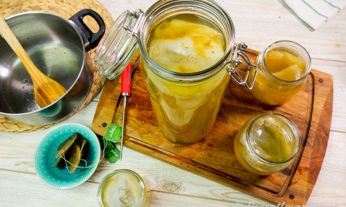 En ny omgång kombucha på jäsning