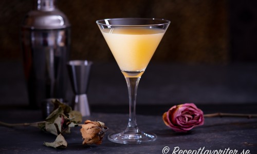 Matador cocktail i martiniglas 