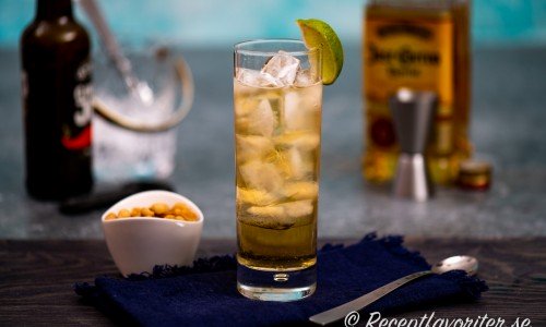 Ginger Beer med tequila, lime och is blir en enkel och god drink