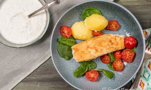 Till torsken hade jag kokt potatis, cocktailtomater, babyspenat samt citron. 