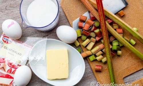 Ingredienser till rabarbercurden 