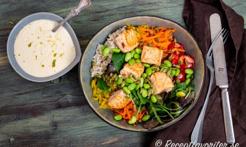 Gott till salladsbowlen är en dressing - som limedressing. 