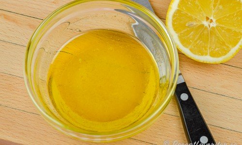 Salladsdressing med citron och olivolja