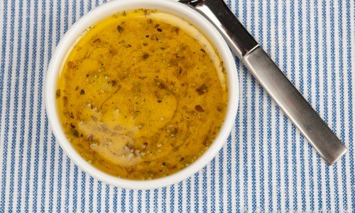 Senapsdressing - en salladsdressing med Dijonsenap, honung och oregano. 