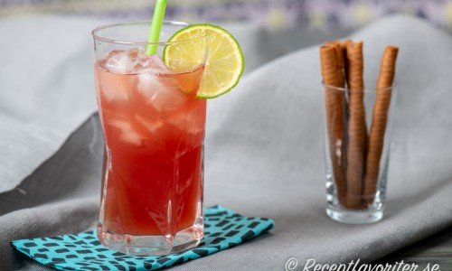 En iskall cocktail som passar till vår och sommar. 