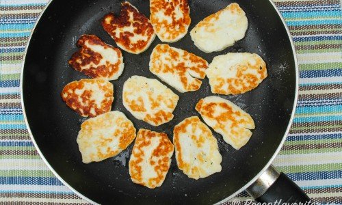 Halloumi är en ost som inte smälter när du steker den. Kan också grillas. 