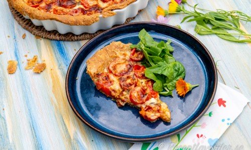 Tomatpajen kan du servera med en god grönsallad till