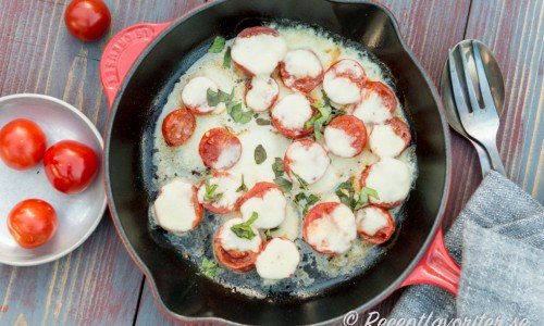Ugnsbakade tomater med mozzarella