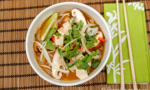 Vegetarisk pho-soppa med tofu