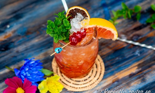 Zombie är en klassisk Tiki-drink och skapades 1934 av Donn Beach på restaurang Don the Beachcomber i Hollywood.