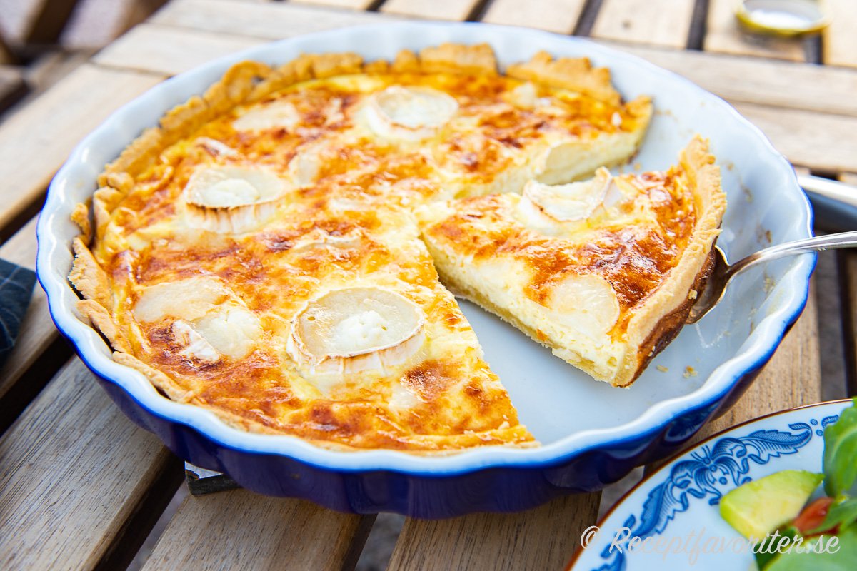 Chèvrepaj eller getostpaj får massor med god smak. Chèvrepaj eller getostpaj får massor med god smak.