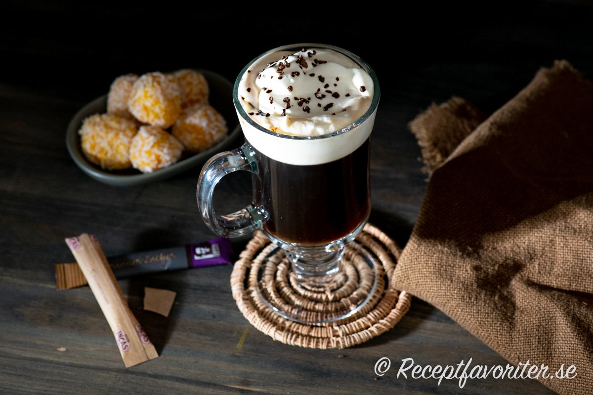 En kaffedrink med mexikanska smaker av Tequila och kaffelikören Kahlua. En kaffedrink med mexikanska smaker av Tequila och kaffelikören Kahlua.