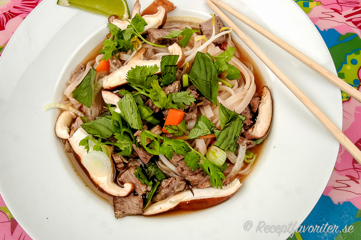 Pho-soppa med kött Pho-soppa med kött