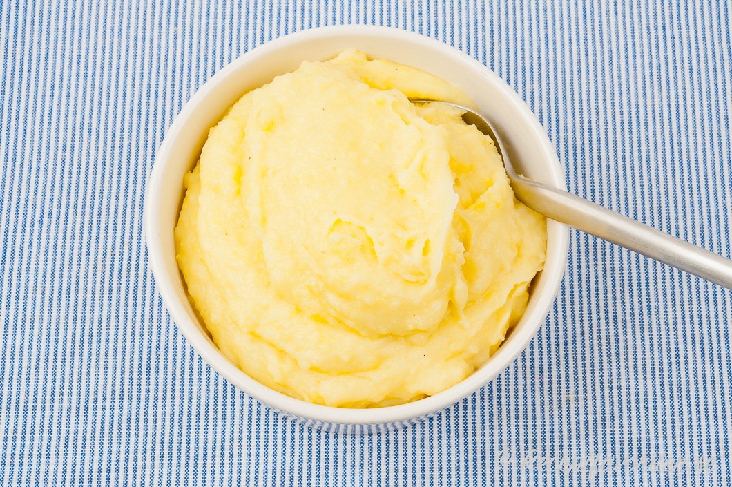Ett grundrecept på potatismos med smör och mjölk