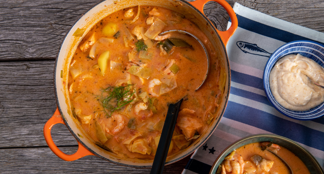 Fisksoppan serverad med aiolin. 