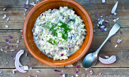 Klassisk gubbröra med ansjovis, kokt ägg och dill