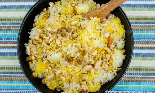 Persiskt ris med saffran och potatis i skål